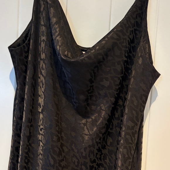 Elegant Black Slip Dress - Picture 4 of 10